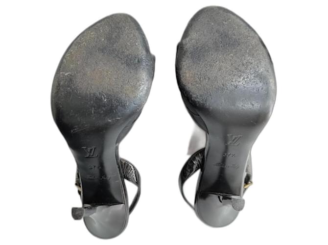 Louis Vuitton Zapatos de tacón Negro Cuero  ref.1308853