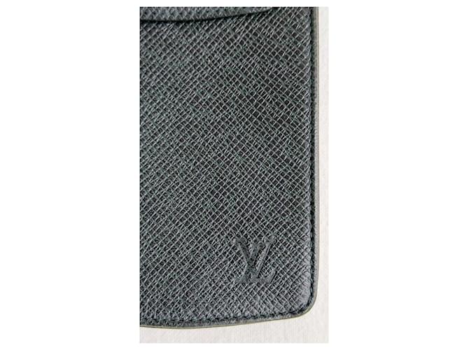 Louis Vuitton Purses, wallets, cases Green Leather  ref.1308860