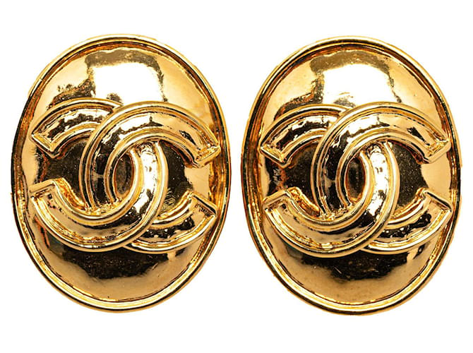 Gold Chanel CC Clip On Earrings Golden Gold-plated  ref.1308938