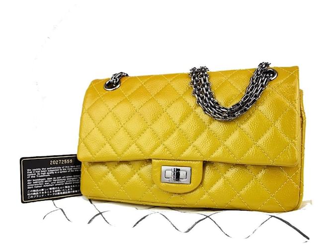 Chanel 2,55 Yellow Patent leather  ref.1309173