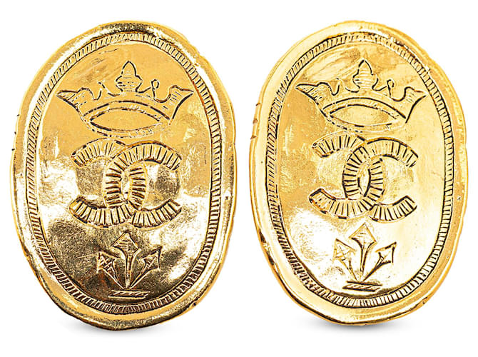 Clipe de coroa Chanel Gold CC em brincos Dourado Metal Banhado a ouro  ref.1309194