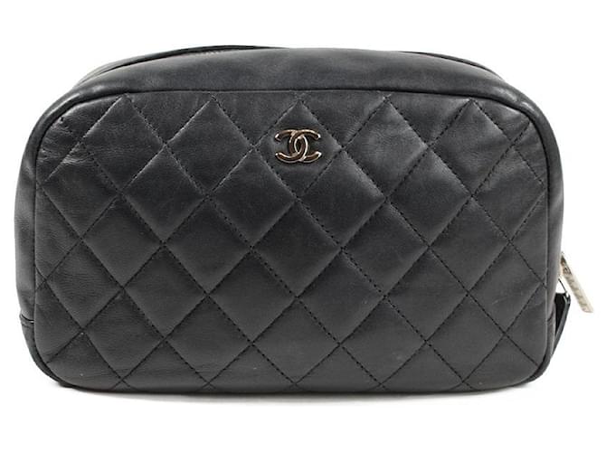 Chanel Clutch bags Black Leather  ref.1309379