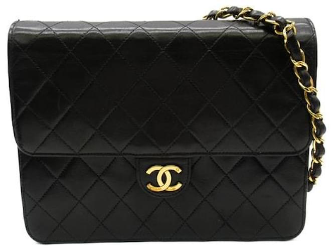 Chanel CC Matelasse Umhängetasche mit Klappe und Kette Schwarz  ref.1310430