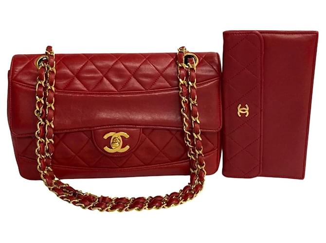 Chanel Gesteppte CC-Tasche mit Überschlag Rot Lammfell  ref.1310441