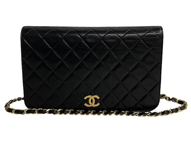 Chanel Gesteppte CC-Tasche mit voller Klappe Schwarz Lammfell  ref.1310444