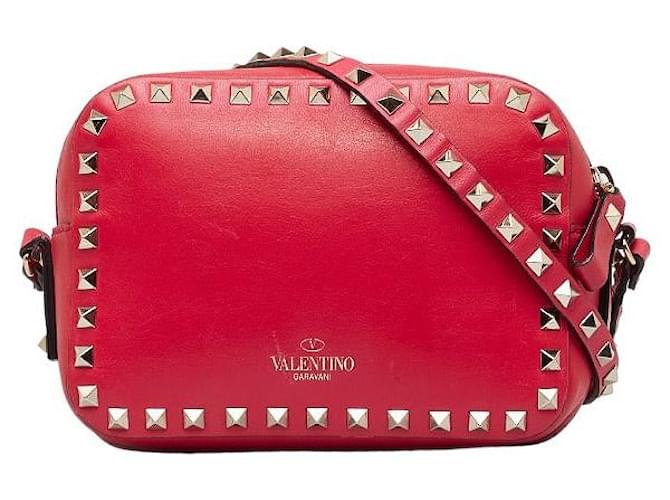 Valentino Bolso bandolera Rockstud de piel para cámara Roja Becerro  ref.1310716