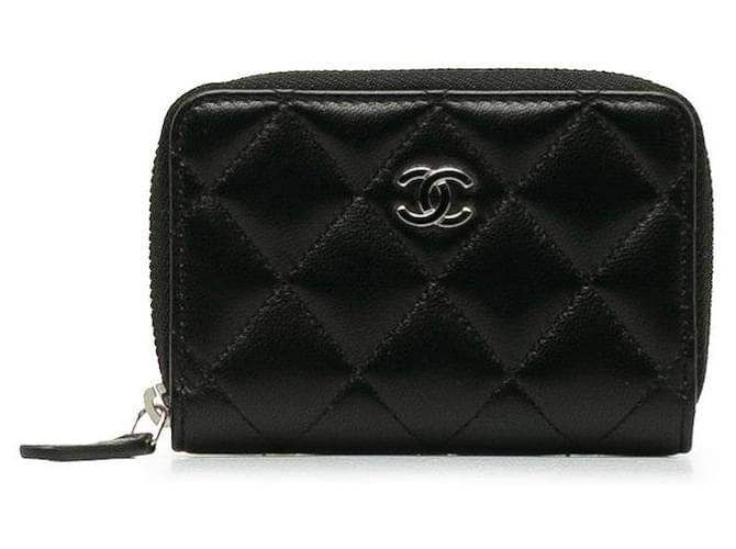 Chanel CC Matelassé-Münzbörse mit Reißverschluss Schwarz Lammfell  ref.1311078
