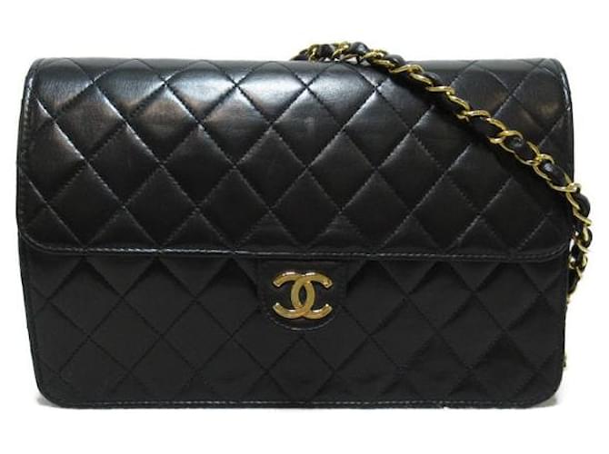 Chanel Gesteppte Umhängetasche mit CC-Klappe Schwarz Leder  ref.1311093