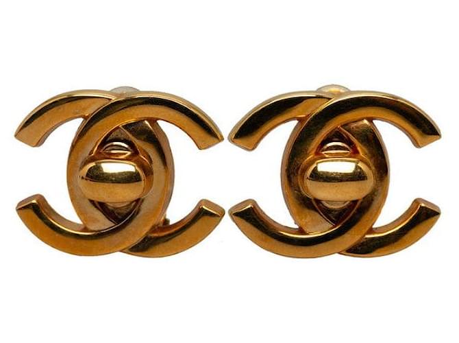 Chanel CC Logo Clip On Earrings Golden  ref.1311250