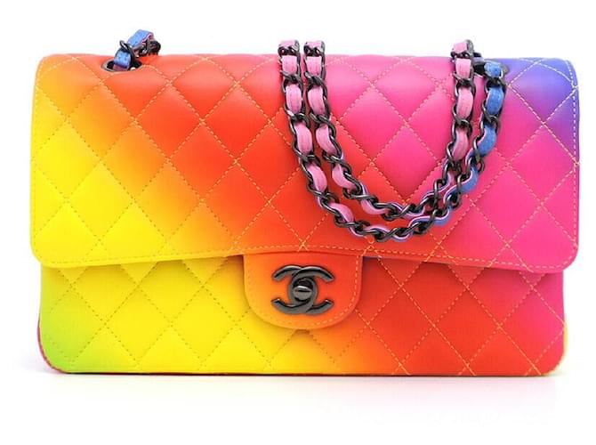 Chanel Borsa con patta media trapuntata CC foderata in arcobaleno Rosa Agnello Pelle  ref.1311410