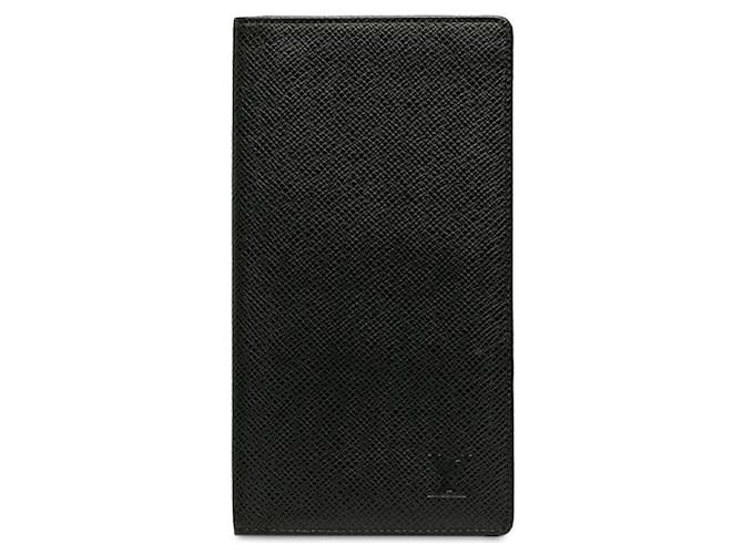 Louis Vuitton Porta-passaporte Taiga Preto Bezerro-como bezerro  ref.1311576