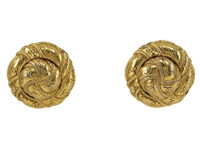 Chanel Round Clip On Earrings Golden  ref.1312031