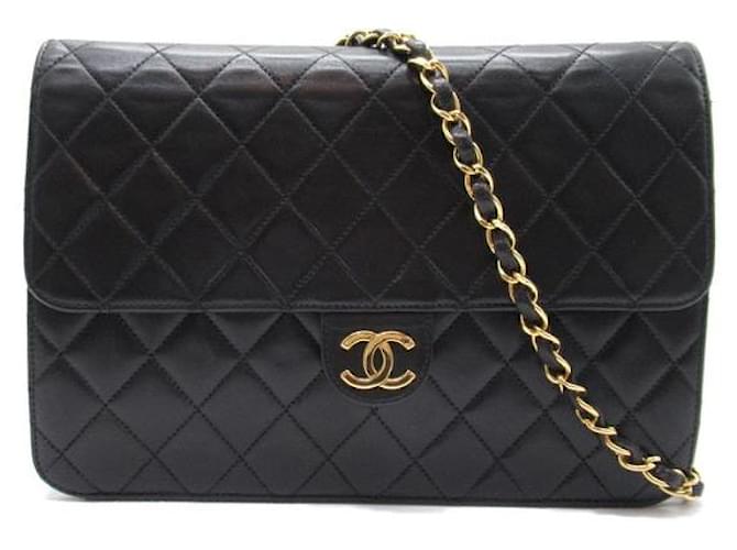 Chanel Mittelgroße klassische Tasche mit einer Klappe Schwarz Lammfell  ref.1312297