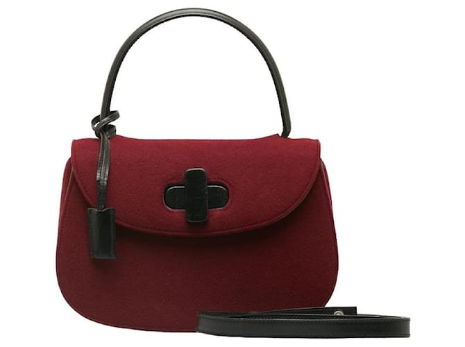 Gucci Handtasche aus Stoff mit Drehverschluss Rot Baumwolle  ref.1312866
