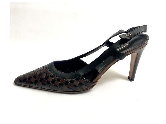 Bottega Veneta Slingbacks de couro entrelaçado/acolchoado Marrom Preto