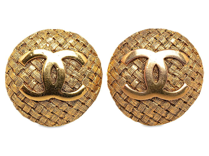 Gold Chanel CC Clip On Earrings Golden Gold-plated  ref.1313346