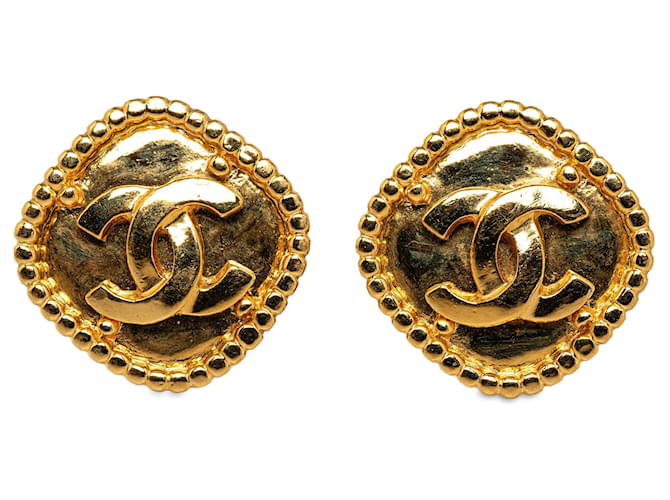 Gold Chanel CC Clip On Earrings Golden Gold-plated  ref.1313347