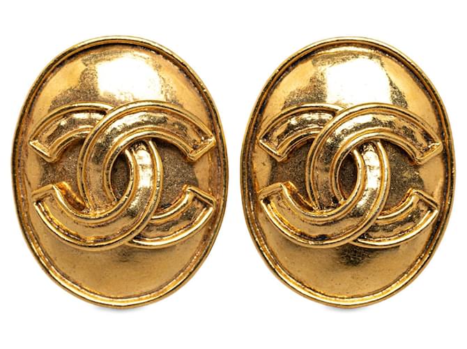 Gold Chanel CC Clip On Earrings Golden Gold-plated  ref.1313388