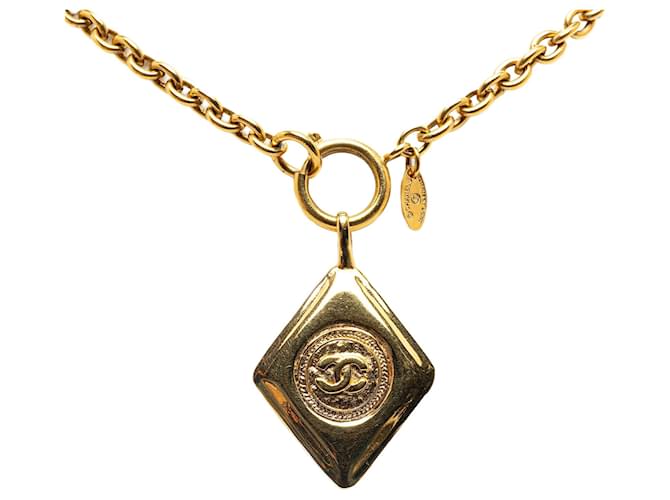 Gold Chanel CC Pendant Necklace Golden Metal  ref.1313390