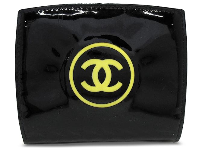 Chanel CC Patent Kompakte Geldbörse mit Rundum-Reißverschluss Schwarz Leder Lackleder  ref.1313667