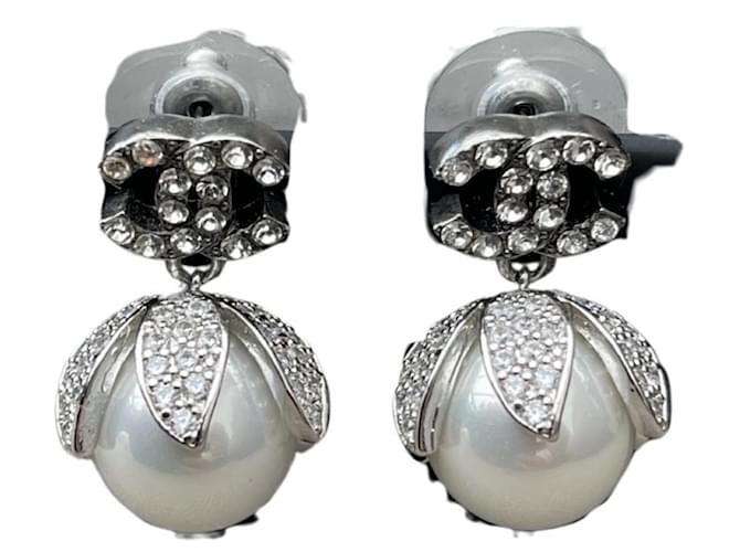 Chanel Perlen-Ohrringe mit Zirkonia Silber Metall  ref.1313859