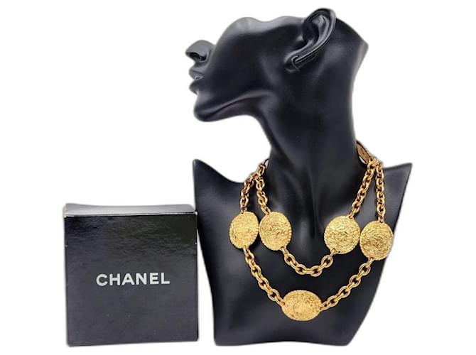 Colar de pingente de cinto de medalhão de cavalo Chanel dos anos 1980 banhado a ouro 24k Gold hardware Metal  ref.1314162