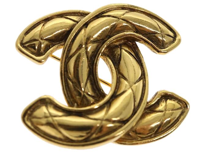 Chanel Matelassé Dourado Metal  ref.1314692
