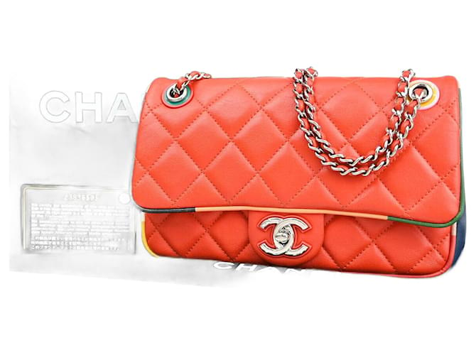 Chanel Matelassé Roja Cuero  ref.1314906