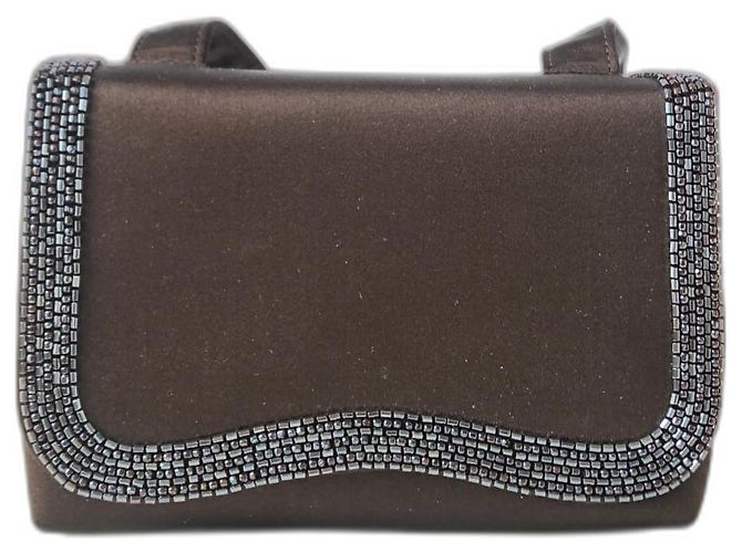 Sac à main Chanel en satin chocolat avec perles Marron