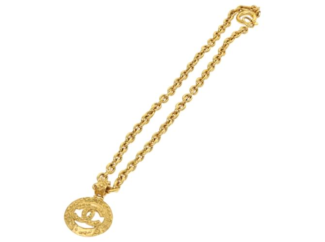 Chanel Dourado Metal  ref.1315360