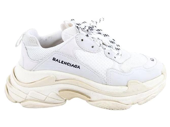 Balenciaga White Triple S sneakers Cloth  ref.1315890