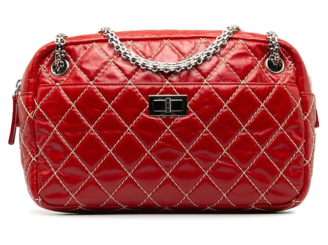 CHANEL Handbags Red Leather  ref.1316015