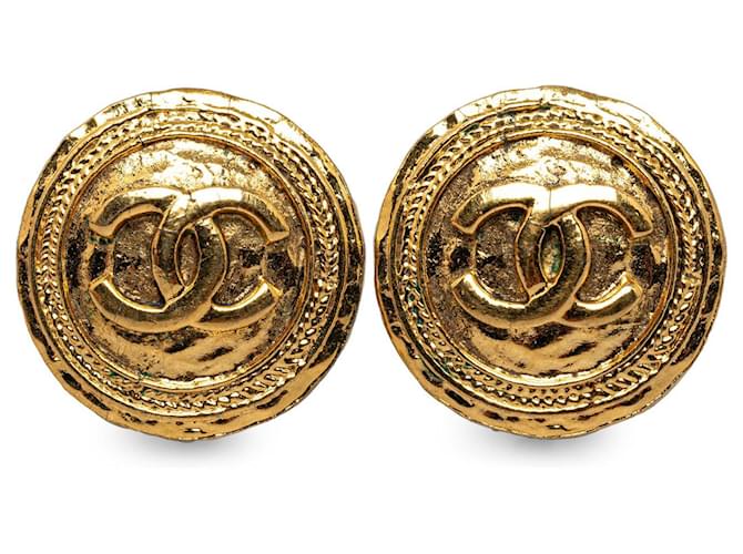 CHANEL Earrings Timeless/classique Golden Metal  ref.1316048
