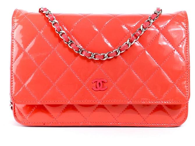 Wallet On Chain CHANEL Handtaschen Geldbörse mit Kette Zeitlos/klassisch Pink Leder  ref.1316094