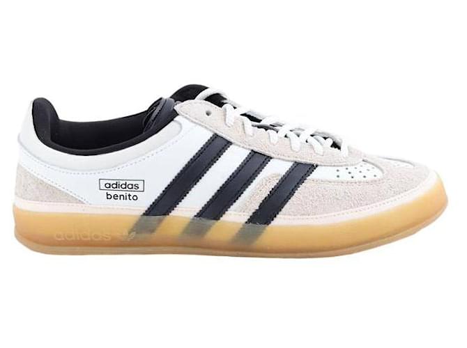 Adidas Sapatilhas de couro Bege  ref.1316249