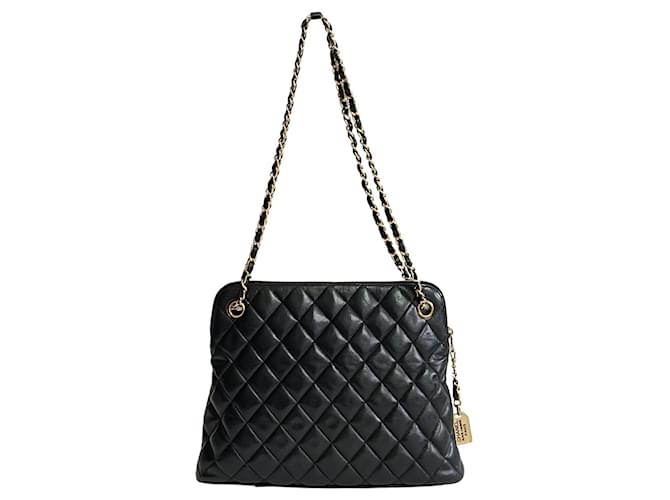 Chanel 31 Rue Cambon vintage shoulder bag in black matelassé leather  ref.1316344