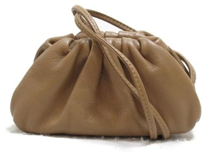 Bottega Veneta Le sac en cuir pochette Cuir d'agneau Marron  ref.1316904