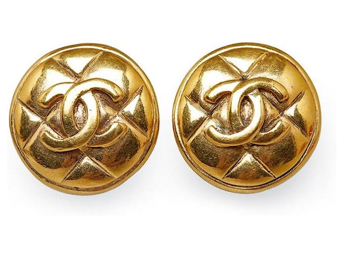 Chanel CC Quilted Clip On Earrings Golden  ref.1316913