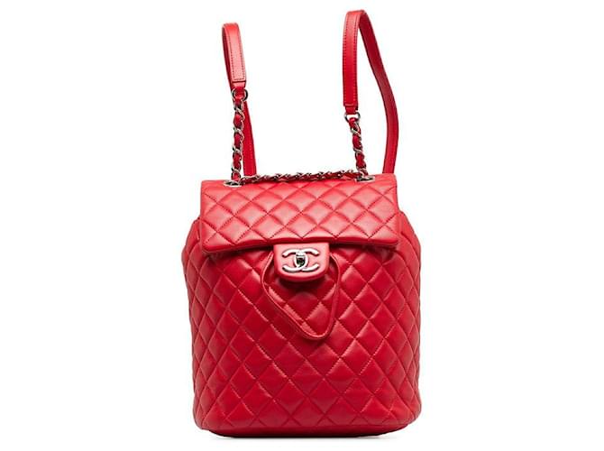 Chanel CC-Rucksack aus gestepptem Leder mit Kette Rot Lammfell  ref.1317123
