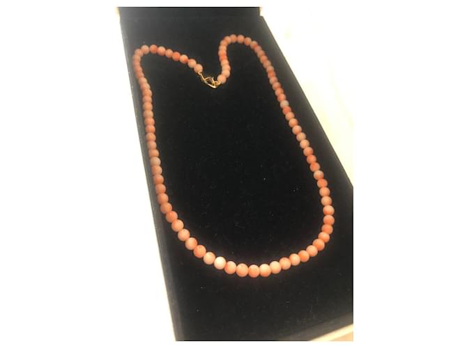 Autre Marque Gold and pink coral necklace Yellow gold  ref.1317765