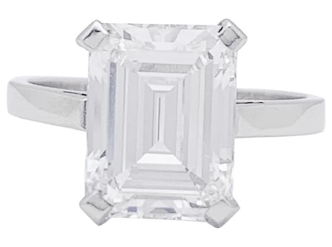 inconnue Platinum solitaire ring, white gold and diamond 4,05 carats.  ref.1317804