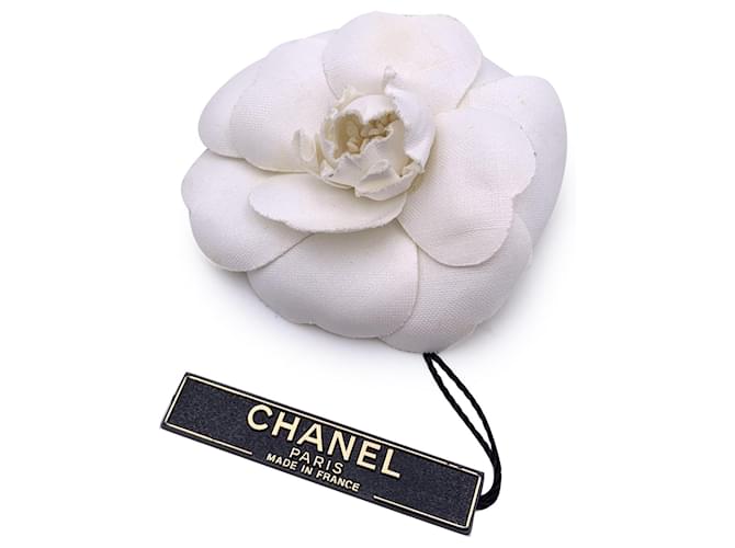 Chanel vintage Tissu Blanc Camelia Camellia Fleur Broche Pin Toile  ref.1318756