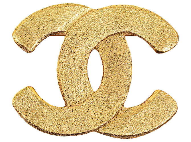 Broche Chanel Oro CC Dorado Metal Chapado en oro  ref.1318864