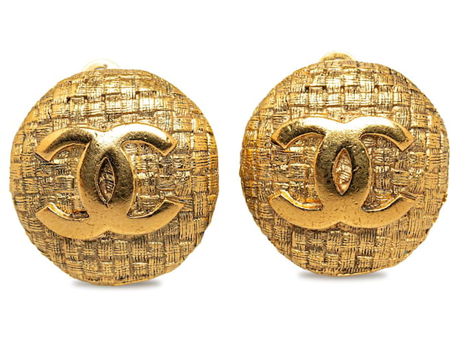 Orecchini a clip CC in oro Chanel D'oro Metallo Placcato in oro  ref.1319617