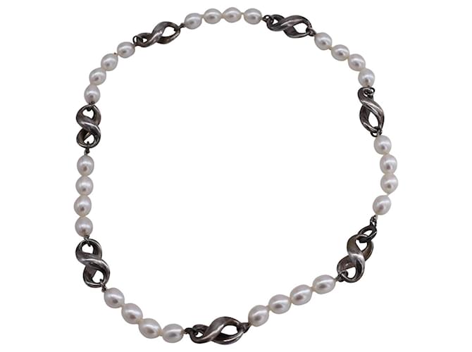 TIFFANY & CO. Vintage Figure 8 Station Silver Necklace in White Cultured Pearl Cream  ref.1319728