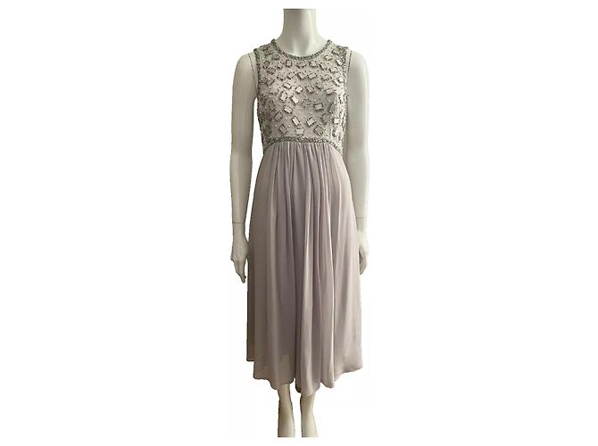 Jenny Packham Abendkleid mit High-Low-Schnitt, Perlenbesatz am Oberteil in Silbergrau