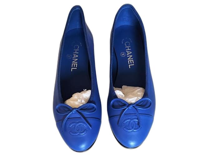 Chanel ballet flats Blue Leather  ref.1322112