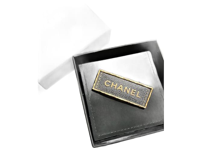CHANEL  Pins & brooches T.  metal Golden  ref.1322168