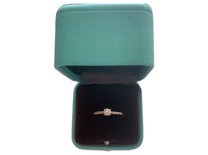 Tiffany & Co Anel TIFFANY'S 0,31 CT - Cor H e VVS1