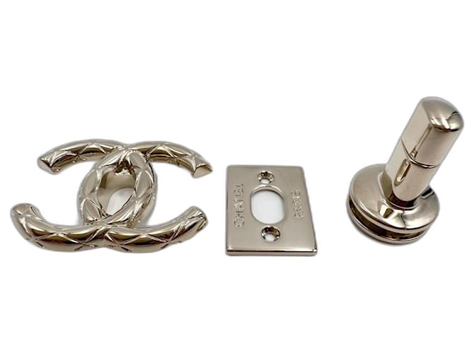 CHANEL original silver CC turnlock closure Silvery Metal  ref.1322461